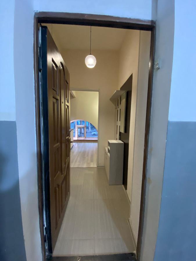 City Center Studio - Yerevan Bagian luar foto