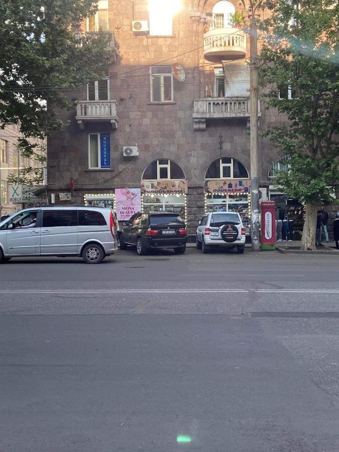 City Center Studio - Yerevan Bagian luar foto